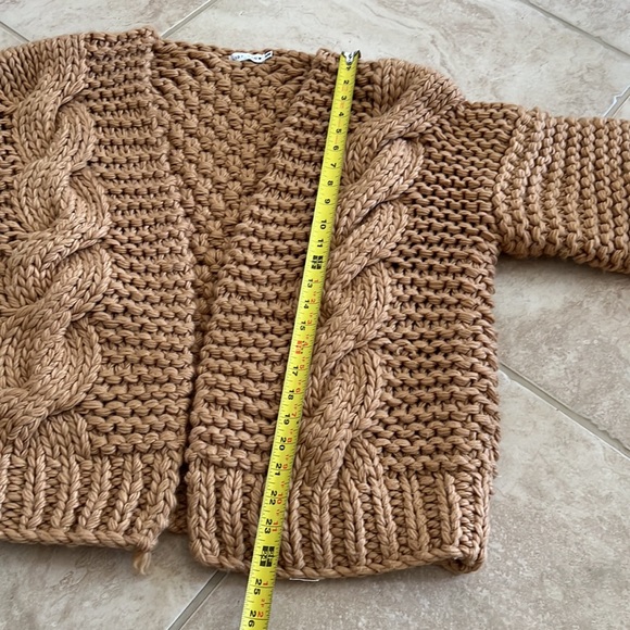 Slide show sweater - Picture 7 of 9